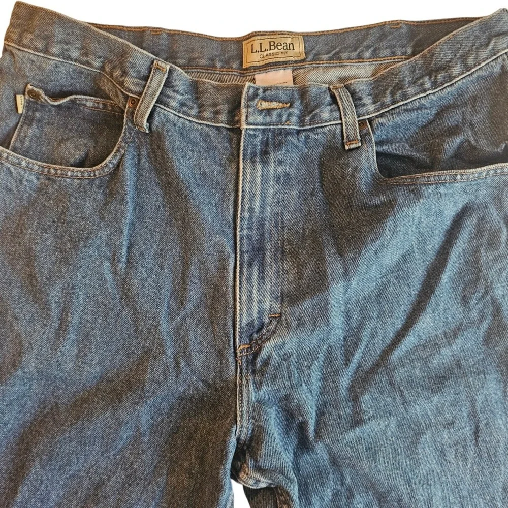 LL Bean Classic Fit Mens Jeans 37x32 Blue Medium Wash Straight Leg Denim‎ 220626